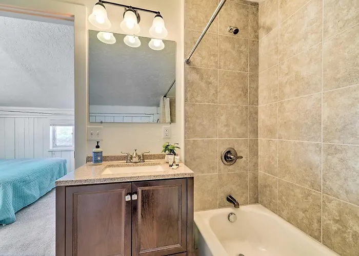 Holiday home Centrally Located Vacation Rental! *