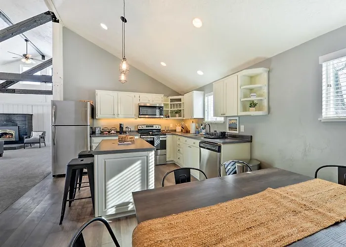 Centrally Located Vacation Rental! * Pinedale