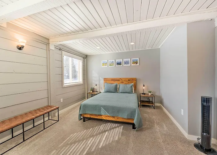 Centrally Located Vacation Rental! * Pinedale